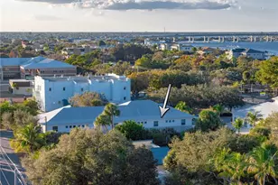 411 SE High School Ave, Stuart, FL 34994 - Photo 2
