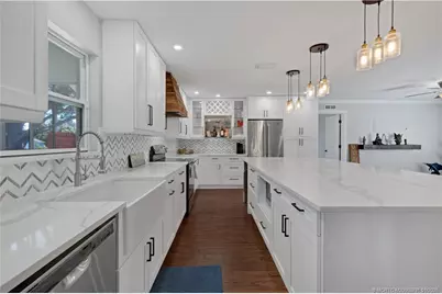 2916 SE Paramount Place, Stuart, FL 34997 - Photo 10