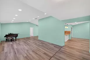 3055 SE Glasgow Dr, Stuart, FL 34997 - Photo 4