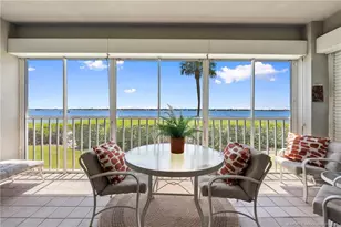 164 NE Edgewater Dr, Stuart, FL 34996 - Photo 2