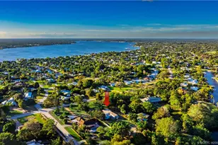 1103 NW Pine Lake Dr, Stuart, FL 34994 - Photo 8