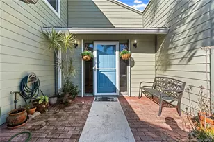 890 NE Sandalwood Pl, Jensen Beach, FL 34957 - Photo 6