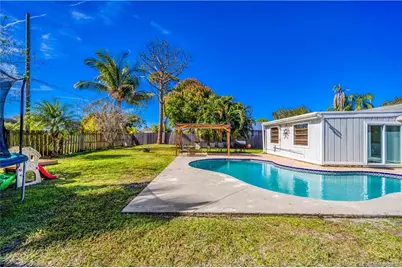 656 SE Ron Rico Terrace, Port Saint Lucie, FL 34983 - Photo 16