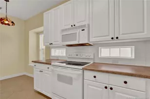 3701 NW Willow Creek Dr, Jensen Beach, FL 34957 - Photo 8