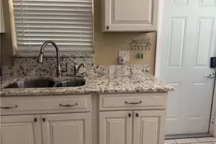 1005 NW 5th St, Okeechobee, FL 34972 - Photo 4