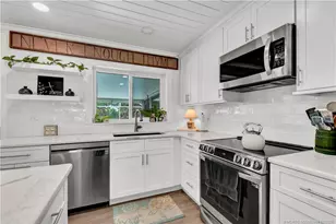 649 SE Calmoso Dr, Port Saint Lucie, FL 34983 - Photo 10