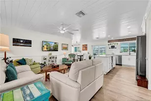 649 SE Calmoso Dr, Port Saint Lucie, FL 34983 - Photo 6