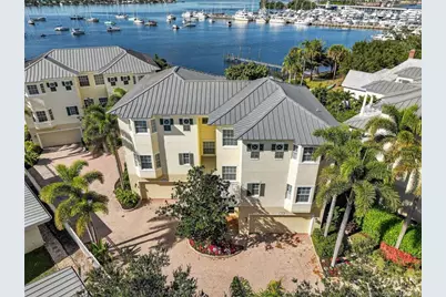 334 SW Atlanta Avenue SW, Stuart, FL 34994 - Photo 2