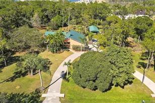 10941 SW Hawk View Cir, Stuart, FL 34997 - Photo 4