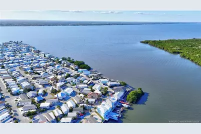 462 Nettles Boulevard, Jensen Beach, FL 34957 - Photo 18