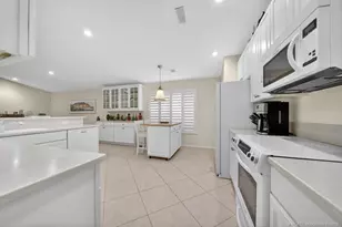 871 SE Westminster Pl, Stuart, FL 34997 - Photo 16