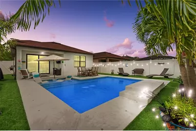 260 SE Via Visconti, Port Saint Lucie, FL 34952 - Photo 4