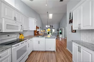 7624 SE Sugar Sand Cir, Hobe Sound, FL 33455 - Photo 10