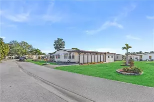 471 Ann Marie Cir, Port Saint Lucie, FL 34952 - Photo 2