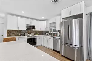 221 SE Tressler Dr, Stuart, FL 34994 - Photo 14