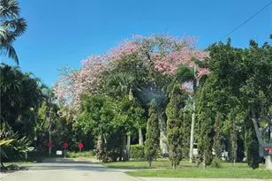 221 SE Tressler Dr, Stuart, FL 34994 - Photo 2