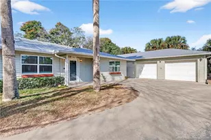 221 SE Tressler Dr, Stuart, FL 34994 - Photo 2