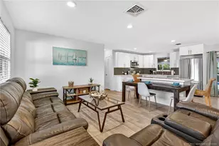 221 SE Tressler Dr, Stuart, FL 34994 - Photo 10