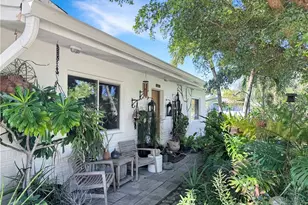 1092 SE Madison Ave, Stuart, FL 34996 - Photo 2