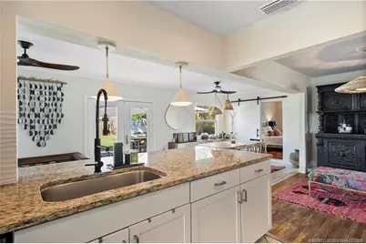 1092 SE Madison Avenue, Stuart, FL 34996 - Photo 14