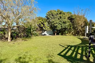 1092 SE Madison Ave, Stuart, FL 34996 - Photo 22