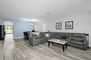 1255 SE Kirk St, Stuart, FL 34997 - Photo 8