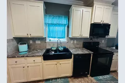 209 Plantation Boulevard, Lake Worth, FL 33467 - Photo 8