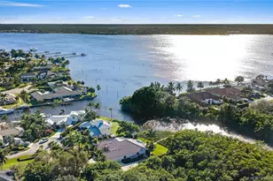 2741 NW Howard Creek Ln, Stuart, FL 34952 - Photo 6