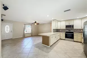 274 NE Glentry Ave, Port Saint Lucie, FL 34983 - Photo 58