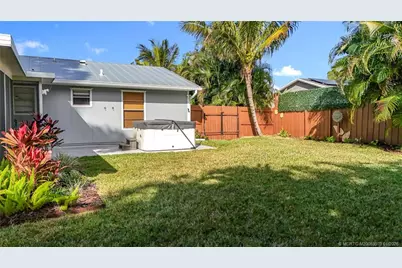 274 NE Glentry Avenue, Port Saint Lucie, FL 34983 - Photo 22