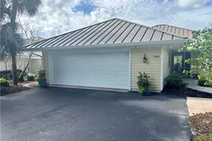 5253 SE Club Way, Stuart, FL 34997 - Photo 1