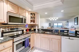 10 NE Plantation Rd, Stuart, FL 34996 - Photo 10