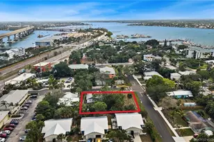 621 NW Australian St, Stuart, FL 34994 - Photo 1