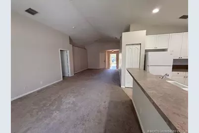 8998 SW Bonneville Drive, Stuart, FL 34997 - Photo 4