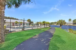 4041 NW Cinnamon Tree Cir, Jensen Beach, FL 34957 - Photo 22