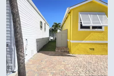 630 Nettles Boulevard, Jensen Beach, FL 34957 - Photo 4