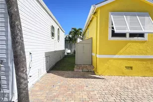 630 Nettles Blvd, Jensen Beach, FL 34957 - Photo 4