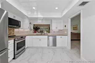 6433 SE Brandywine Ct, Stuart, FL 34997 - Photo 4
