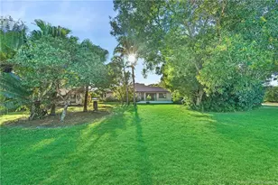 2225 SW Creekside Dr, Palm City, FL 34990 - Photo 6