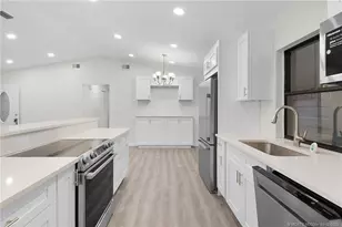 981 SW Bay State Rd, Stuart, FL 34953 - Photo 14