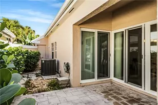 58 Windsor Ln, Palm Beach Gardens, FL 33418 - Photo 14