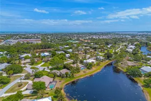 3074 NE Loquat Ln, Jensen Beach, FL 34957 - Photo 38