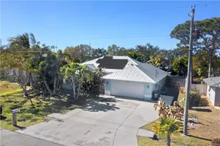 2526 SE Lily St, Port Saint Lucie, FL 34952 - Photo 2