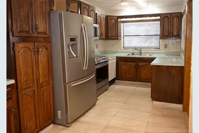 1015 Martinique Avenue, Fort Pierce, FL 34982 - Photo 8