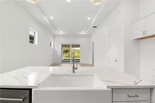 435 SE Via Sangro, Port Saint Lucie, FL 34952 - Photo 6