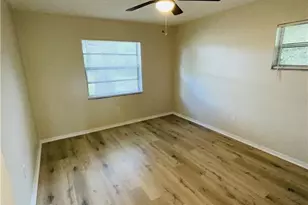 208 N 28th St, Fort Pierce, FL 34947 - Photo 12