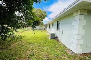 208 N 28th St, Fort Pierce, FL 34947 - Photo 2