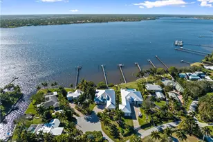 1912 NW Cove Cir, Stuart, FL 34994 - Photo 2