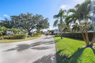 2929 SE Ocean Blvd, Stuart, FL 34996 - Photo 16