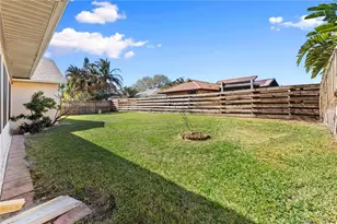 917 NE Maranta Terrado, Jensen Beach, FL 34957 - Photo 2